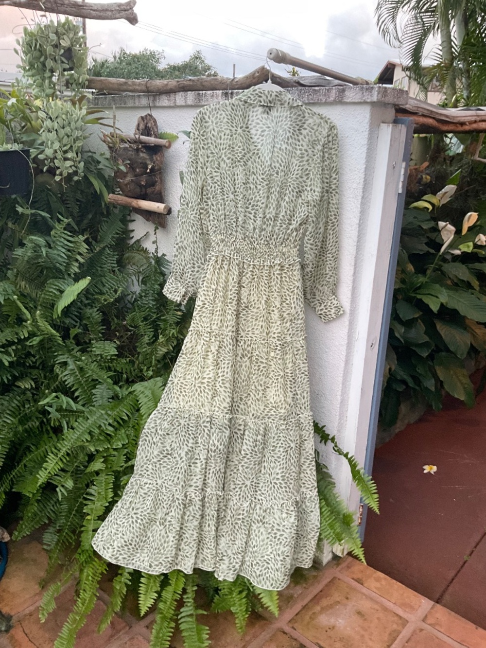 Kate & Lily Sheer Long Maxi Green Dress Size 6 - Picture 2 of 8